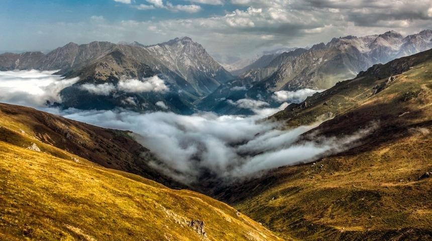 Gito Yaylası; Bulutların &Uuml;st&uuml;nde G&ouml;ky&uuml;z&uuml;n&uuml;n Altında