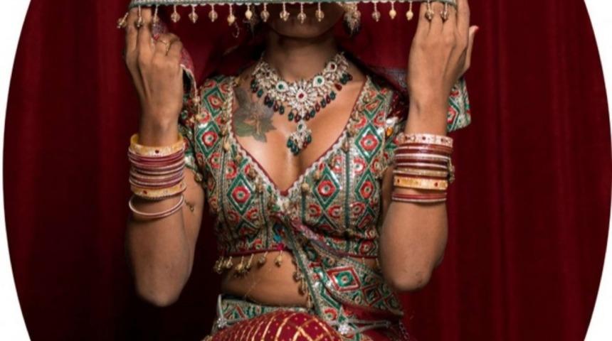 Hindistan'da Bir Transeks&uuml;el M&uuml;cadelesi: Hijralar