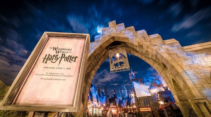 Hollywood Hogwarts'ına Kavuştu: Harry Potter Büyücülük Dünyası'na Hoşgeldiniz!