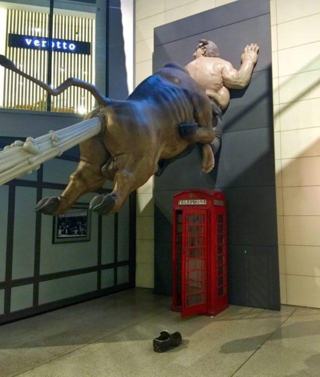 Gelmiş Geçmiş En Tuhaf 18 Heykel 7