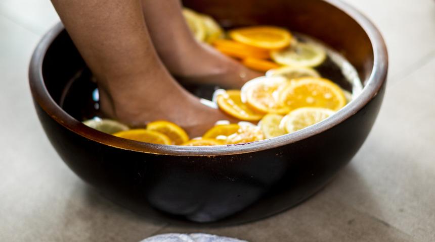 Anneanne tarifi: Yatmadan &ouml;nce ayağınıza limon s&uuml;rerseniz...