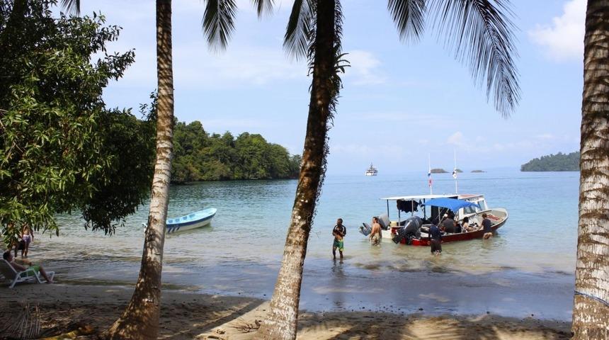 Bu Adada İnsanlar Yok Oluyor!