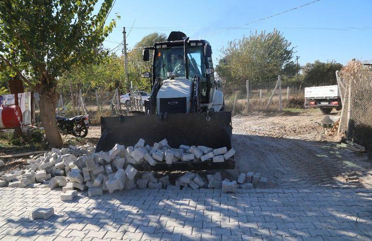 Umurlu Mahallesi’nde yol yapım çalışmaları sürüyor G4