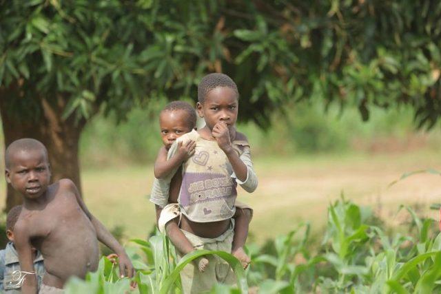 Tanzanya daki Çocukların Yaşamlarından Manzaralar 16