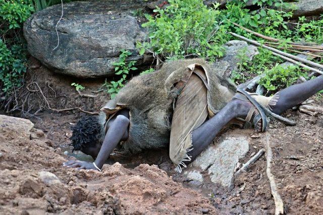 Afrikalı Kabilelerin Günlük Yaşamları 4