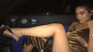 Kylie Jenner 'bağış' eleştirilerine yanıt verdi