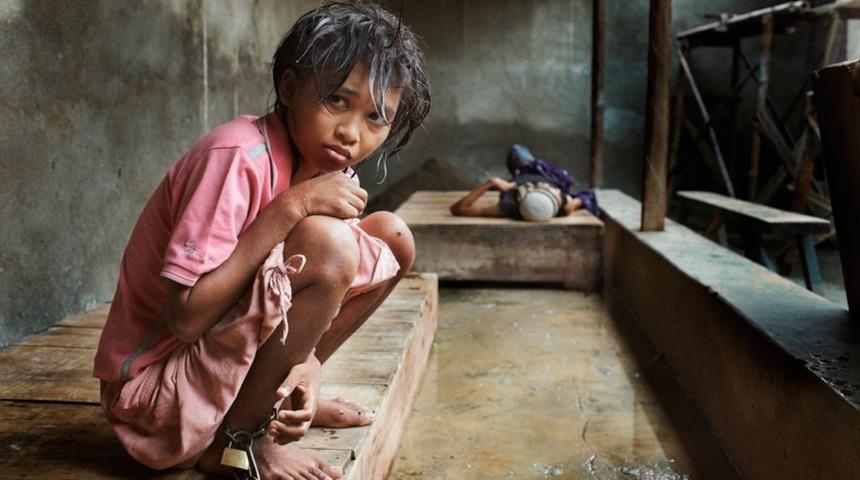 Endonezya'nın Ruh Hastalıkları Hastanesindeki Rahatsız Edici Yaşam Koşulları