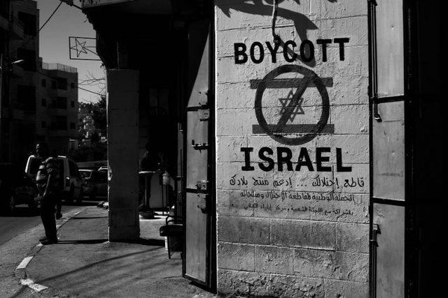 İsrail ve Filistin de Kutsal Topraklar daki Zıtlığı Yansıtan Fotoğraflar 12