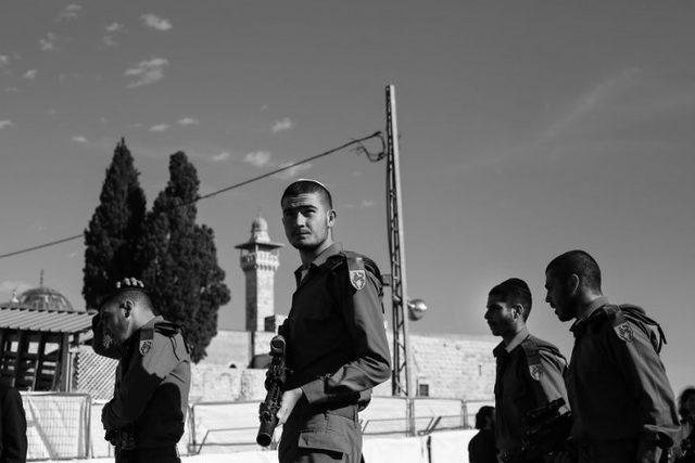 İsrail ve Filistin de Kutsal Topraklar daki Zıtlığı Yansıtan Fotoğraflar 16