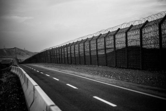 İsrail ve Filistin de Kutsal Topraklar daki Zıtlığı Yansıtan Fotoğraflar 19