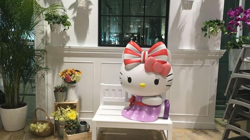 Dünyanın 24 Saat Açık İlk Hello Kitty Cafe'si Singapur Changi Havaalanında Açıldı