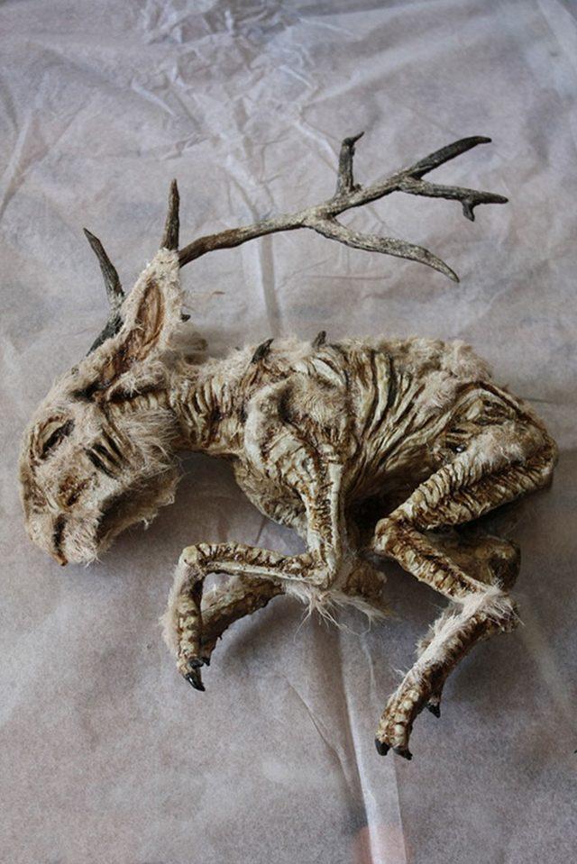 Londra da Eski Bir Evin Bahçesinde Garip İskeletler Bulundu 12