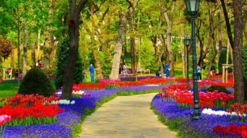 Boğazi&ccedil;i'nin En G&uuml;zel K&ouml;y&uuml; Emirgan'da Gezmeye Ne Dersiniz?