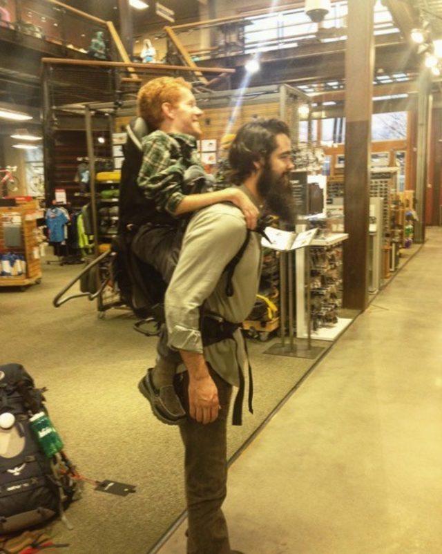 En İyi Arkadaşları Onu Hayali Olan Avrupa da Sırtlarında Taşıyacak 2