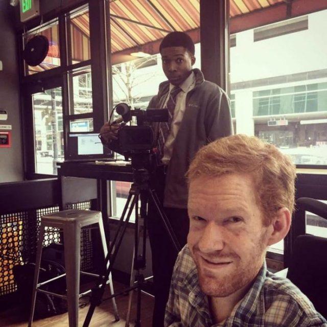 En İyi Arkadaşları Onu Hayali Olan Avrupa da Sırtlarında Taşıyacak 3