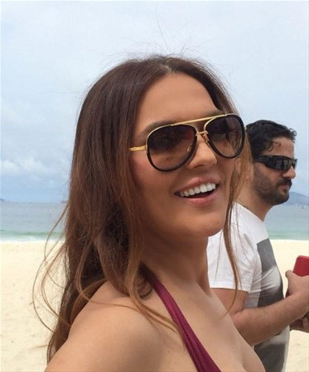 Demet Akalın'dan yıllar öncesine götüren paylaşım.