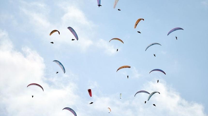 Yama&ccedil; paraş&uuml;t&uuml;n&uuml;n g&ouml;zdesi: Hasandağı