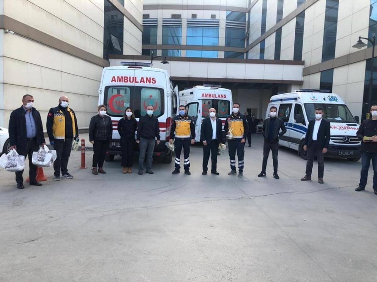 Memur-Sen&rsquo;den sağlık&ccedil;ılara moral ziyareti