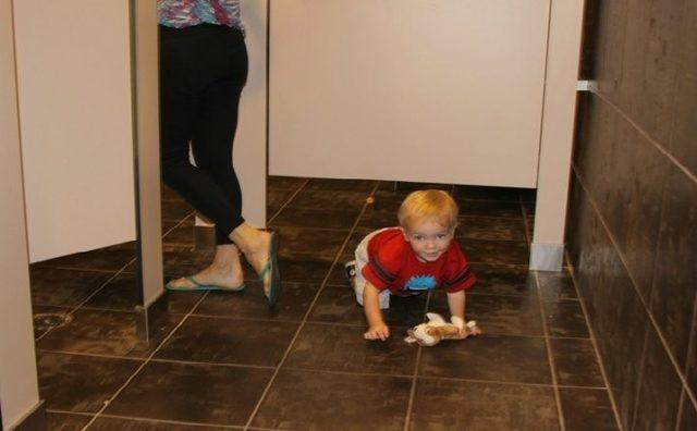 Umumi Tuvaletlerdeki Kapıların Neden Tümüyle Kapalı Olmadığını Biliyor Musunuz? 7