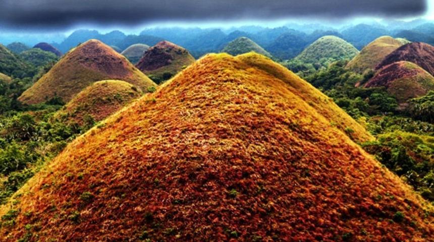 İştahınızı kabartacak bir geziye var mısınız? İşte Filipinler'in muhteşem çikolata tepeleri