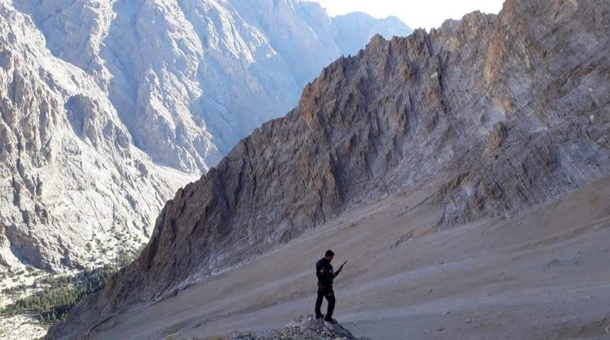 Aladağlar'da buzul mağarası bulundu