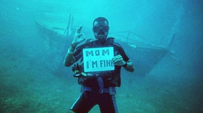 Dünyayı Gezerken Annesine Muhteşem "Ben İyiyim" Fotoğrafları Gönderiyor