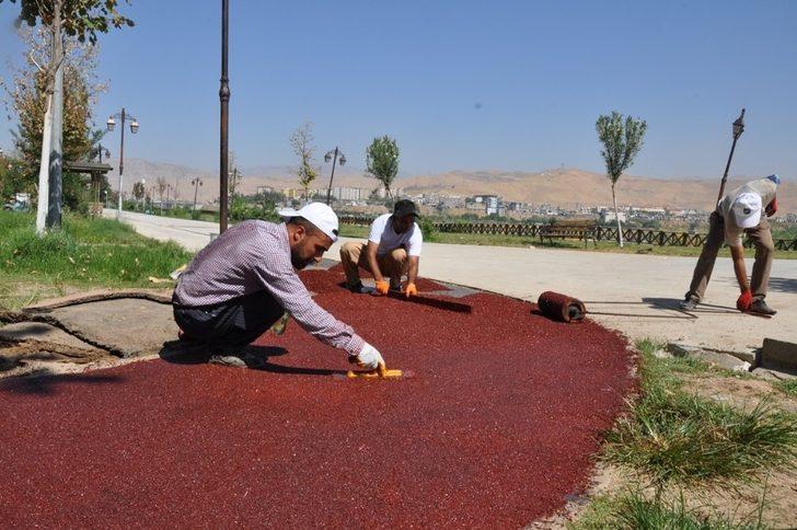 Cizre Belediyesi, park yenileme çalışmalarına devam ediyor G5