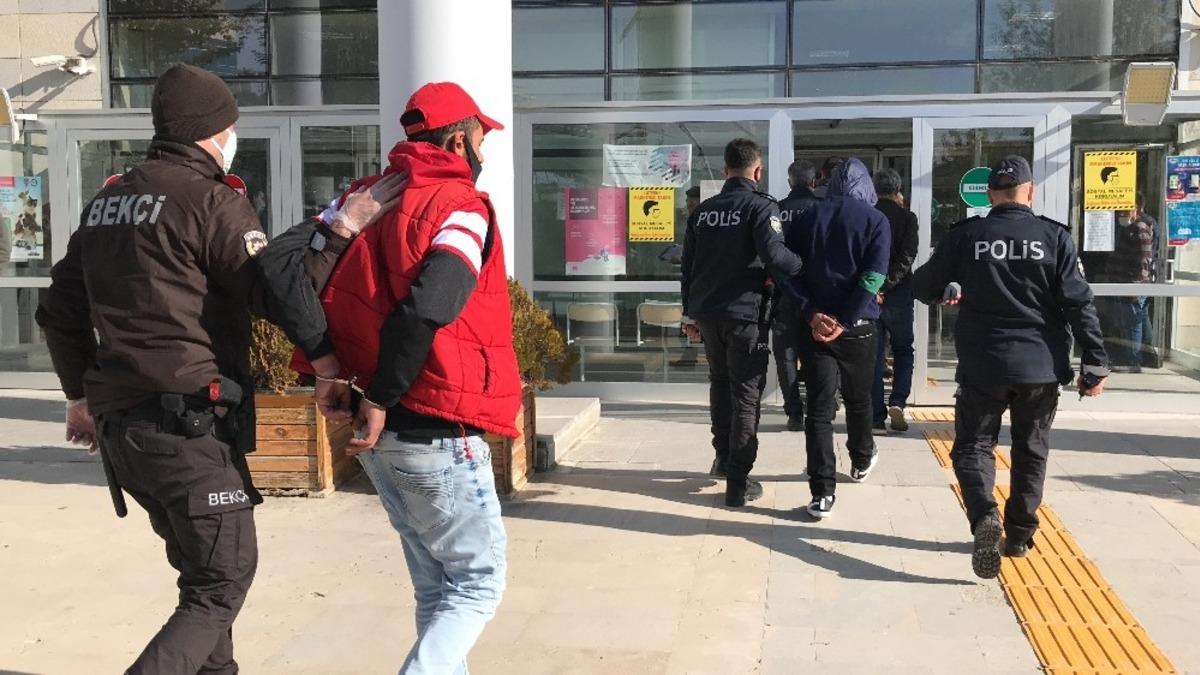 Elazığ&rsquo;da &ccedil;ok sayıda su&ccedil; kaydı bulunan 5 ş&uuml;pheli yakalandı