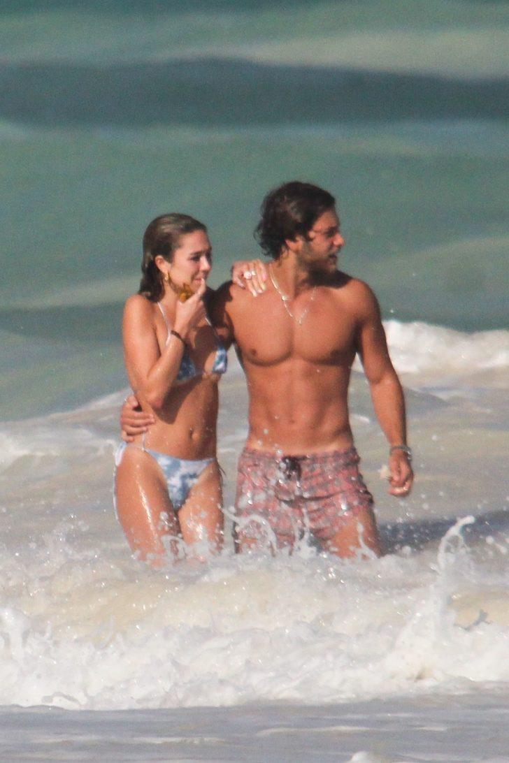 Delilah Belle Hamlin Tulum'da aşka geldi G1