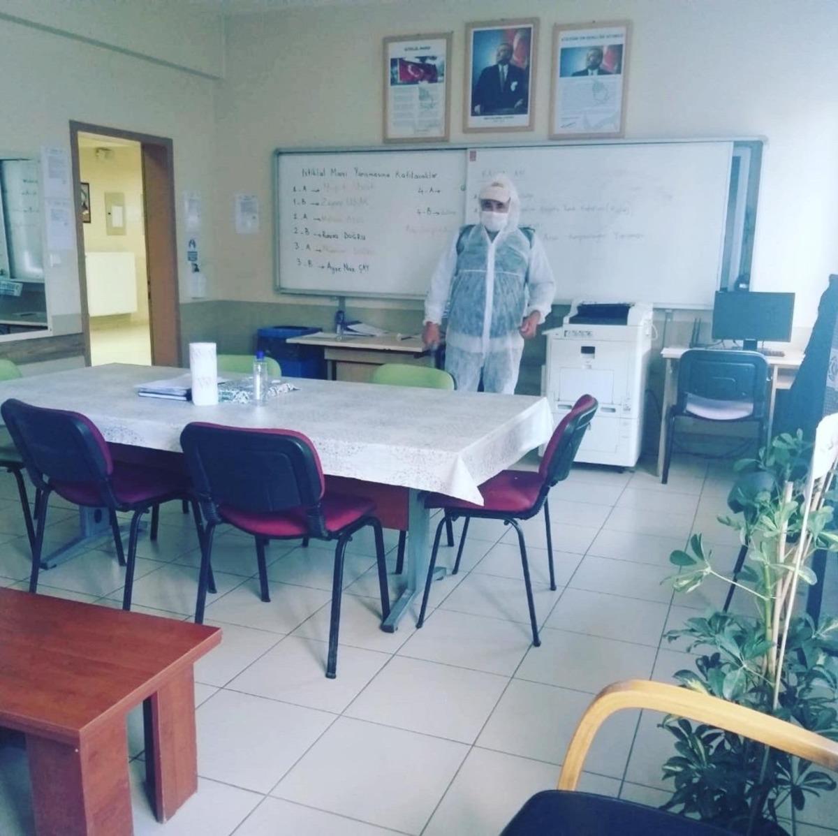 Okullarda dezenfekte &ccedil;alışmaları