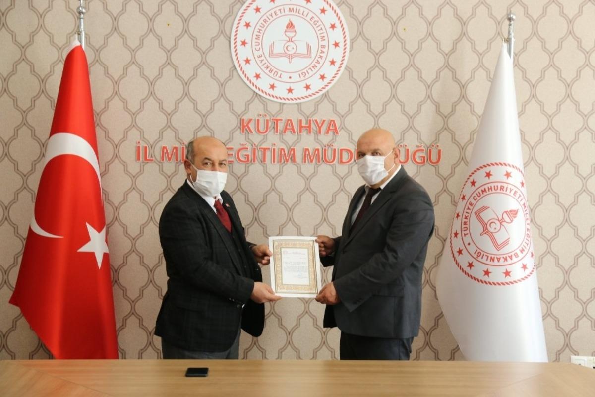 Pandemi s&uuml;recinde &uuml;retim yapan okullara teşekk&uuml;r belgesi