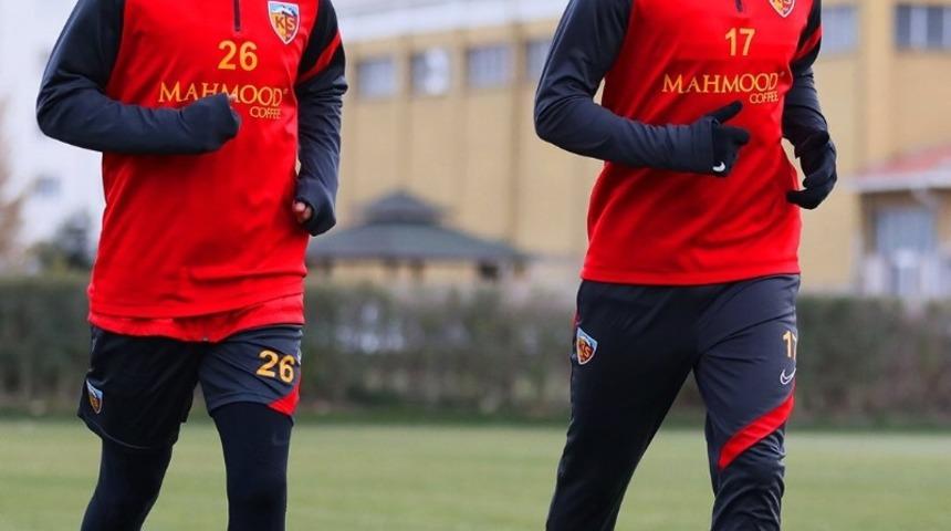 İlhan Depe ve Nurettin Korkmaz ayrı &ccedil;alışıyor