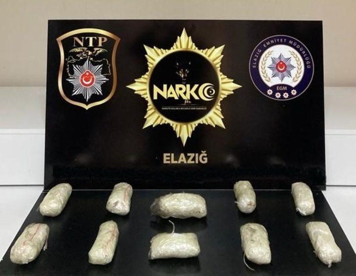 Sırt çantasından 2,5 kilo uyuşturucu çıktı, 3 şüpheli gözaltına alındı G2