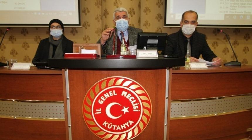 B&uuml;t&ccedil;enin yarısı yatırımlara