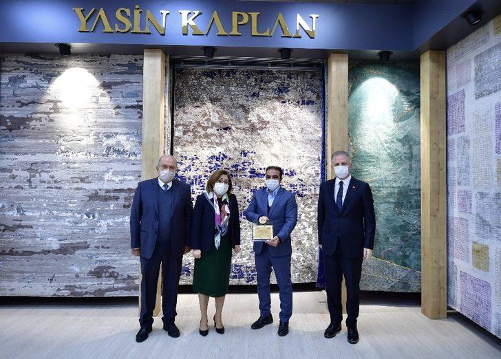 Yasin Kaplan Halıya teşekkür plaketi G3