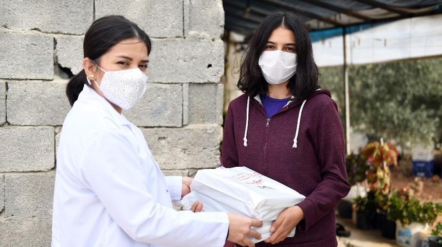 Büyükşehirden üniversiteye hazırlanan öğrencilere kaynak kitap
