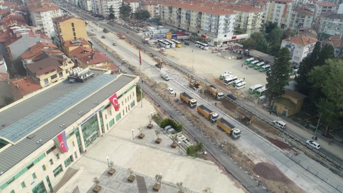 Karam&uuml;rsel K&ouml;pr&uuml;l&uuml; Kavşağı&rsquo;nda &ccedil;alışmalar devam ediyor