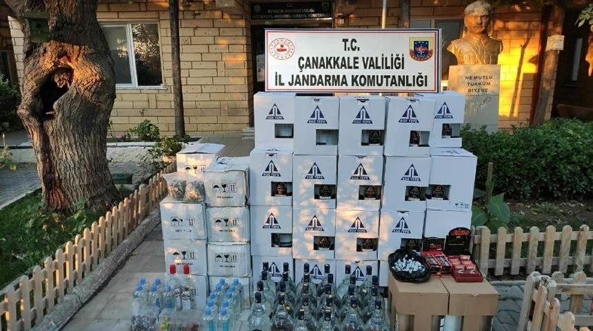 &Ccedil;anakkale&rsquo;de sahte ve ka&ccedil;ak i&ccedil;ki operasyonu: 4 g&ouml;zaltı