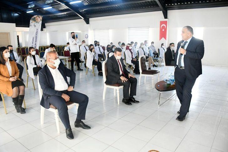 Aksaray Bilim Teknik Koleji öğretmenlerine uzaktan eğitim semineri G2