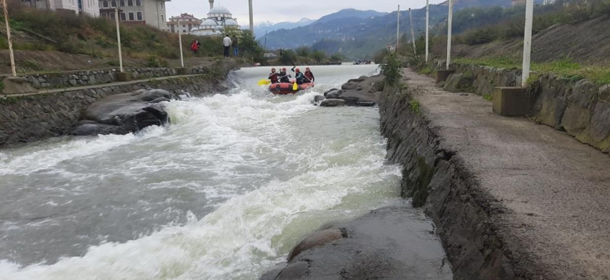 Ordulu sporcular, rafting eğitimi i&ccedil;in Rize&rsquo;de