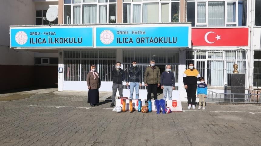 Ilıcalı &ouml;ğrenciler spor malzemelerine kavuştu