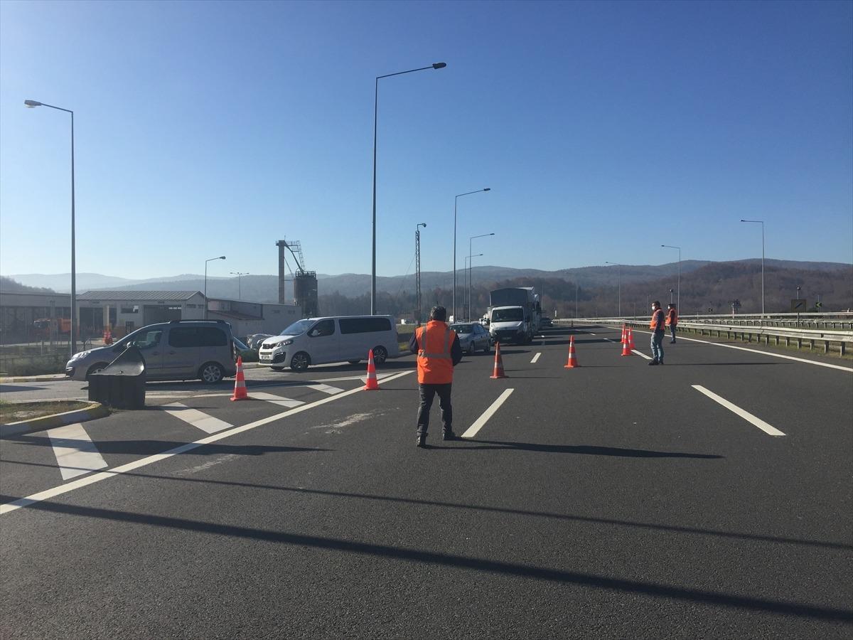 Kamyon yangını Bolu Dağı T&uuml;neli'nde ulaşımı aksattı