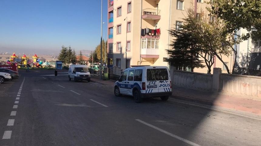 İşten gelen kadın annesini &ouml;l&uuml; buldu