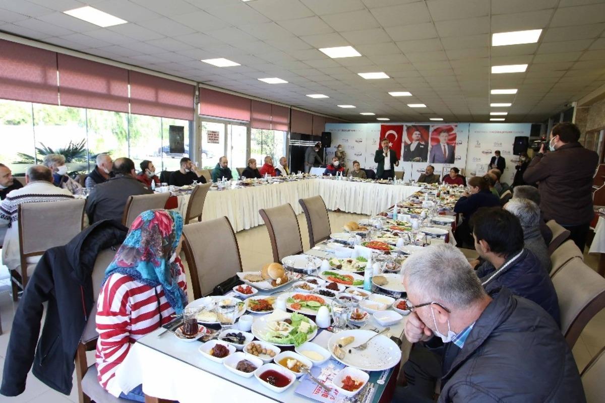 Başkan Sandal, depremden etkilenen apartman g&ouml;revlileriyle buluştu