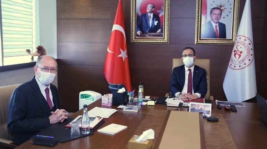 Rekt&ouml;r Erdal, Gen&ccedil;lik ve Spor Bakanını ziyaret etti