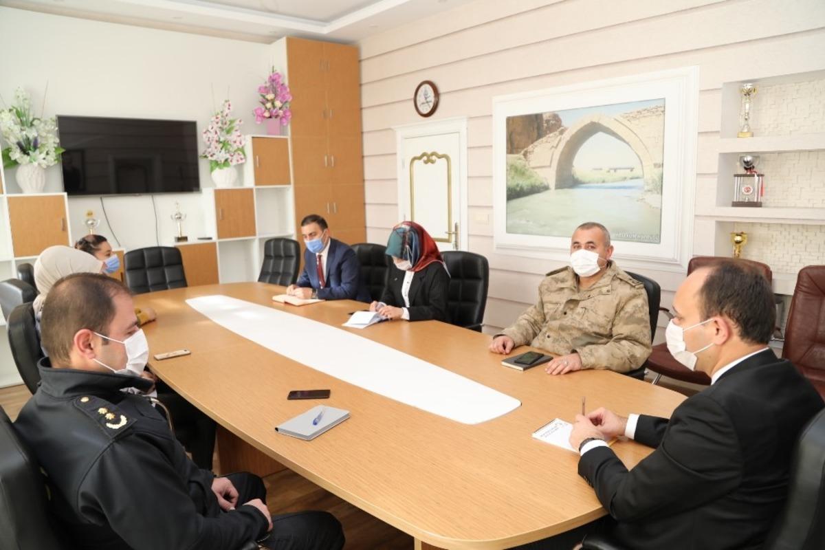 Başkale&rsquo;de kadınlara KADES uygulaması tanıtıldı