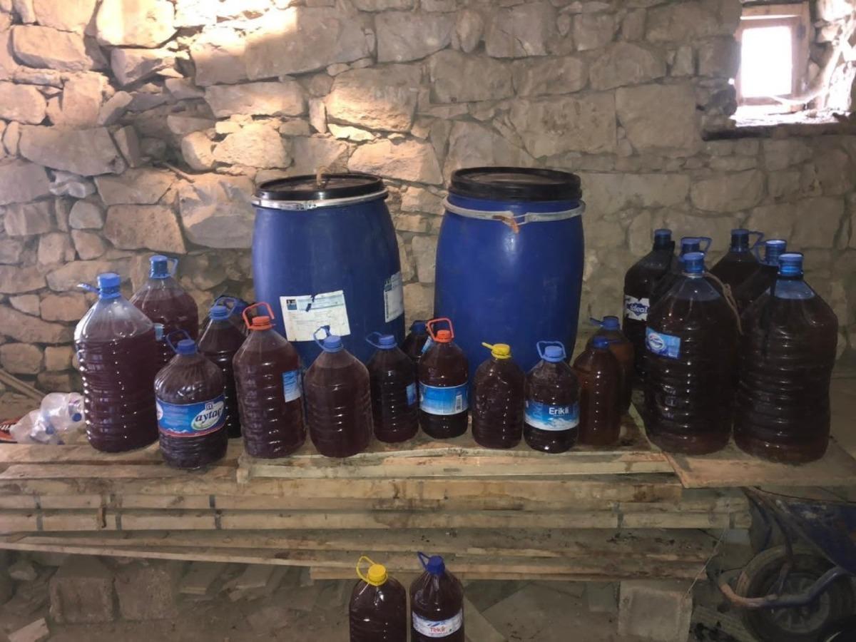 Jandarma ekipleri, ka&ccedil;ak şarap ele ge&ccedil;irdi