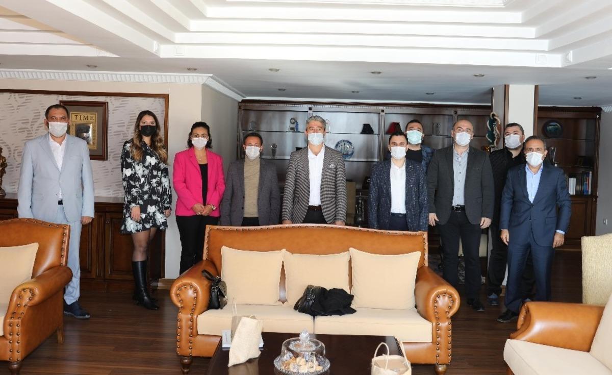 AK Parti heyeti Başkan Oktay ile g&ouml;r&uuml;şt&uuml;