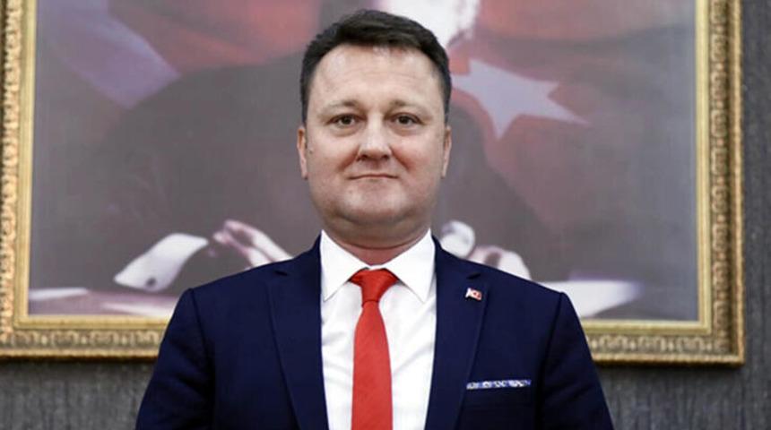 Son dakika: Menemen Belediye Başkanı Serdar Aksoy görevden uzaklaştırıldı