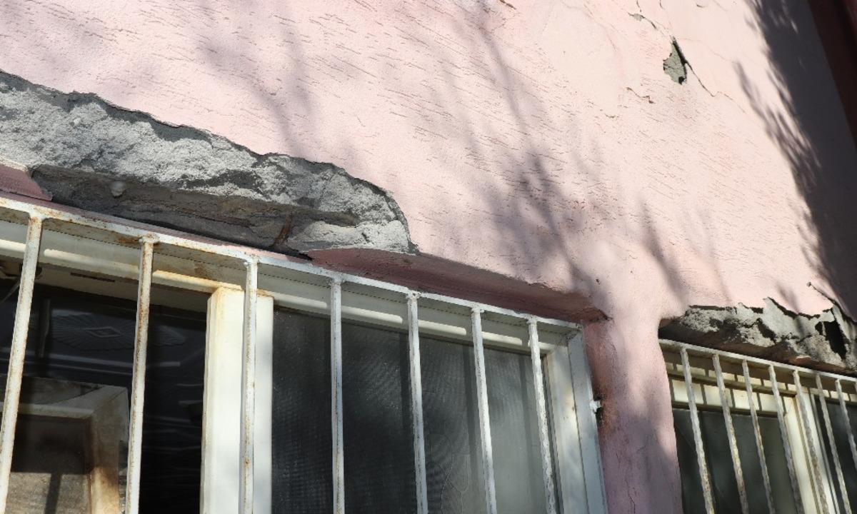 7 yıldır &ccedil;&uuml;r&uuml;k raporu bulunan Araban H&uuml;k&uuml;met Konağı korkutuyor